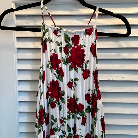 White and rose print romper with pockets - Picture 1 of 4